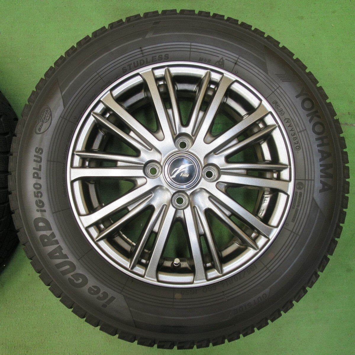 キレイ★スタッドレス 185/70R14 ヨコハマ アイスガード iG50 プラス Fang ファング 14インチ PCD100/4H★5032810イス