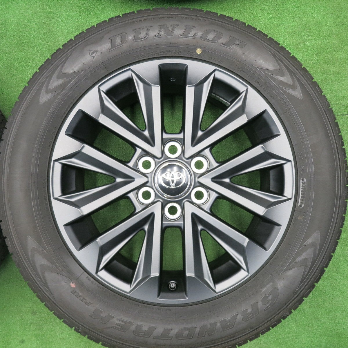 [送料無料] 新車外し！24年★トヨタ ランクル 250 ZX 純正 265/60R20 ダンロップ グラントレック PT22 20インチ PCD139.7/6H★4120614TNノ