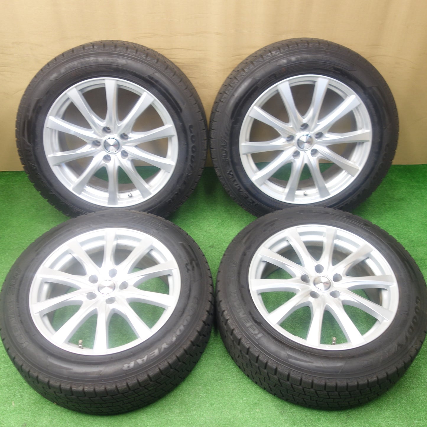 バリ溝！キレイ！9.5分★スタッドレス 225/60R18 グッドイヤー アイスナビ SUV ravrion RS01 ラブリオン 18インチ PCD114.3/5H★6011004KTス
