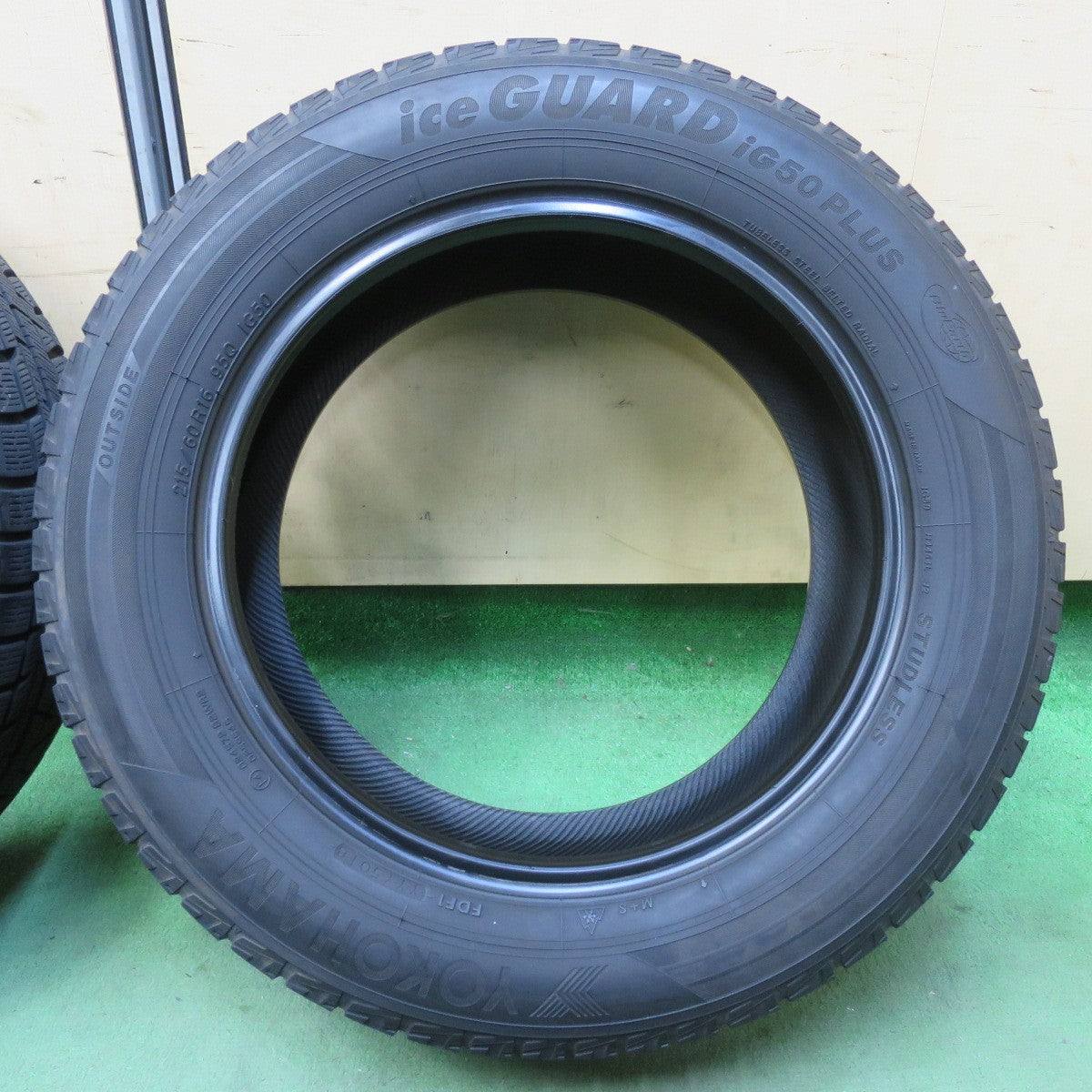 4本価格★スタッドレス 215/60R16 ヨコハマ アイスガード iG50 プラス タイヤ 16インチ ヴェゼル オデッセイ クラウン CX-3 等★5121009イスタ