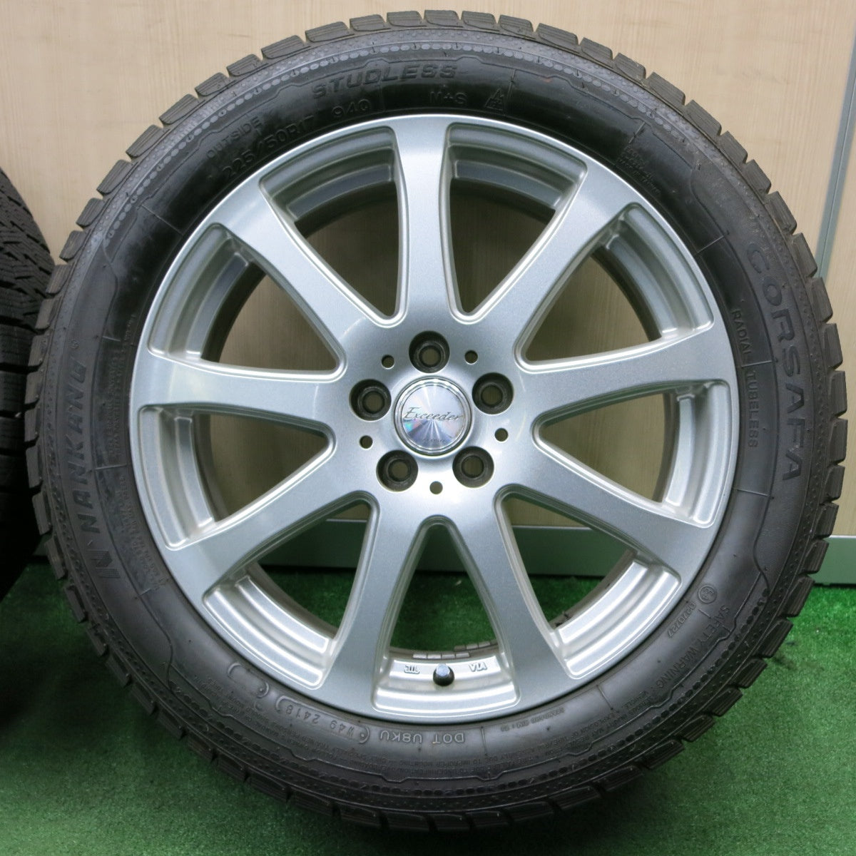 *送料無料* バリ溝！キレイ！9.5分★レガシィ等 225/50R17 スタッドレス ナンカン CORSAFA Exceeder エクシーダー 17インチ PCD100/5H★4031903NJス