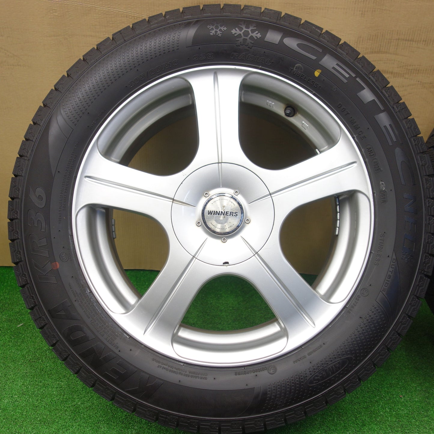 バリ溝！23年！ほぼ10分★スタッドレス 205/60R16 ケンダ KR36 アイステック ネオ WINNERS ウィナーズ 16インチ PCD100 114.3/5H マルチ★5120602KTス