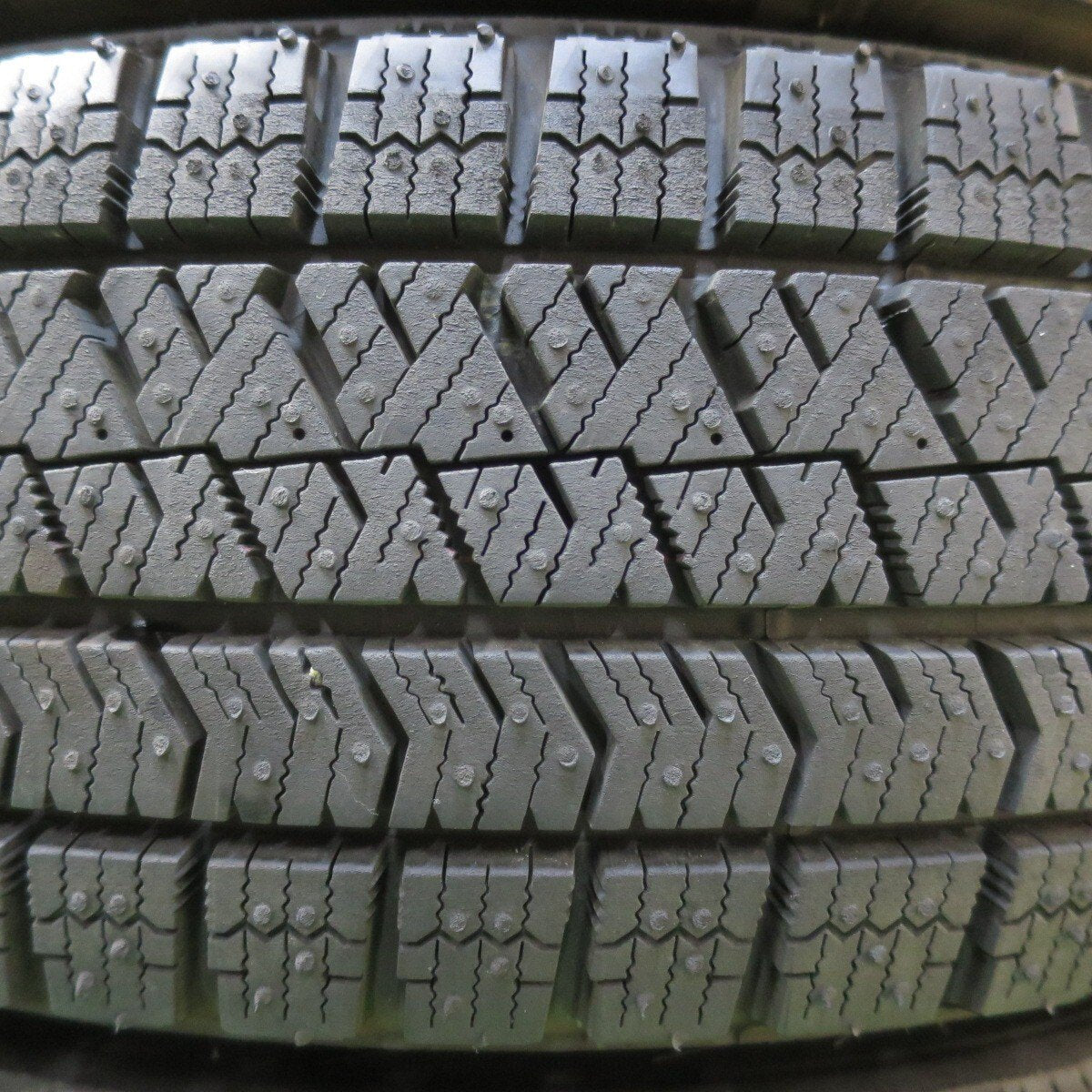 バリ溝！24年！キレイ！ほぼ10分★スタッドレス 155/65R14 ブリヂストン ブリザック VRX2 BALMINUM バルミナ 14インチ PCD100/4H★5022702イス