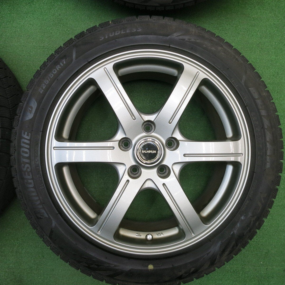 バリ溝！22年！キレイ！9分★スタッドレス 225/50R17 ブリヂストン ブリザック VRX3 BALMINUM バルミナ 17インチ PCD114.3/5H★5031601TNス