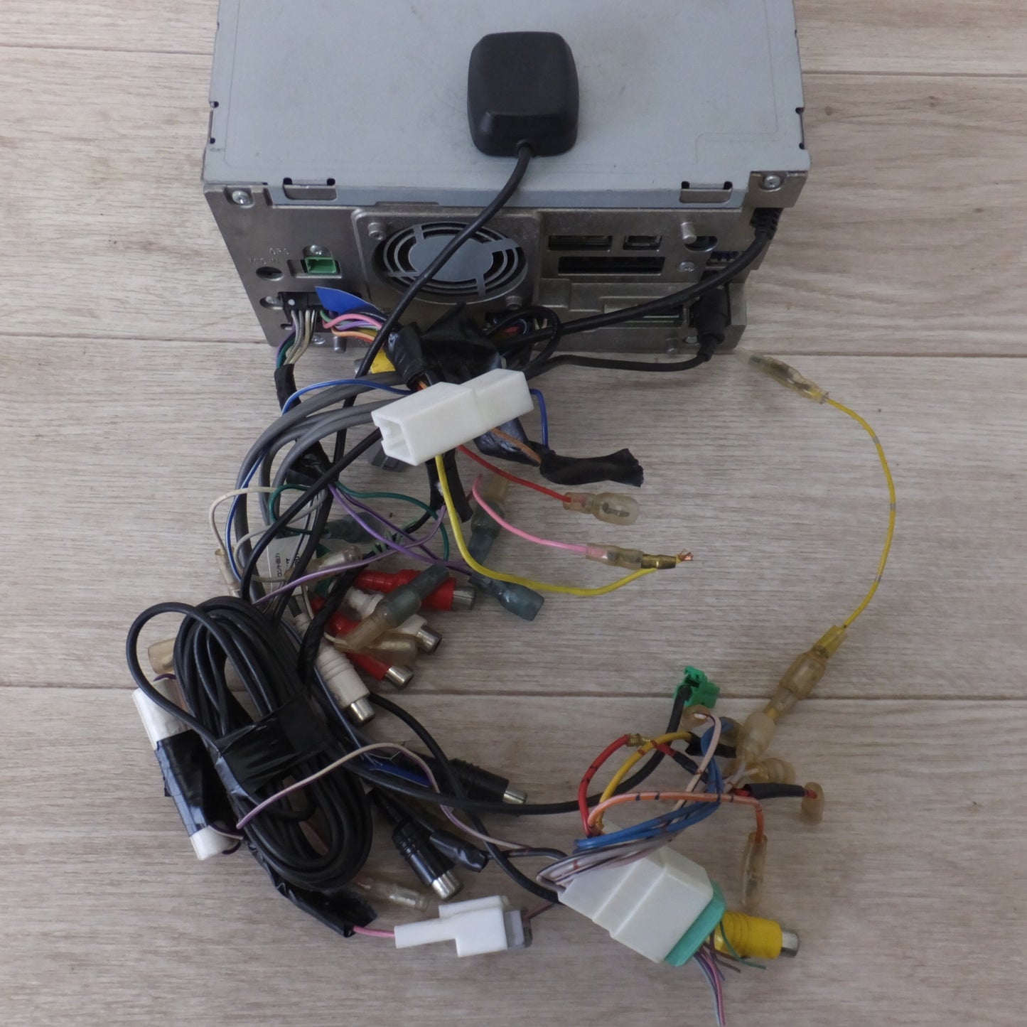 [送料無料] ★カロッツェリア carrozzeria AV一体型ナビ サイバーナビ AVIC-ZH09CS(32★