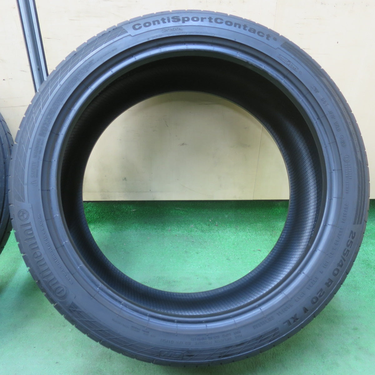 4本価格★255/40R20 コンチネンタル コンチスポーツ コンタクト5 SUV タイヤ 20インチ ボルボ C40 アウディ A6 等★5122015イノタ