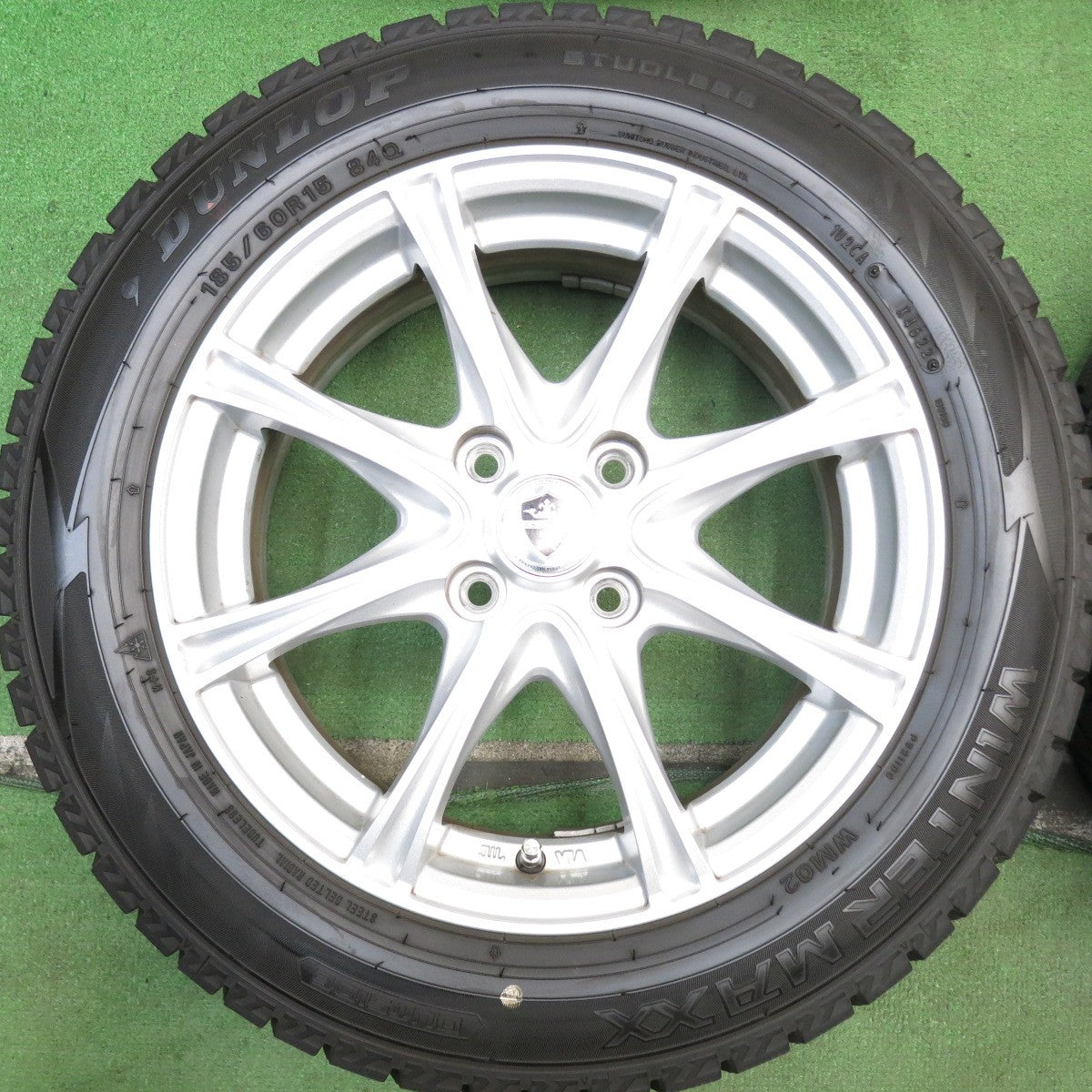 バリ溝！22年！キレイ！9.5分◎スタッドレス 185/60R15 ダンロップ ウインターマックス WM02 ELBE ESTROSA MZV エステローザ 15インチ PCD100/4H◎6080904HAス