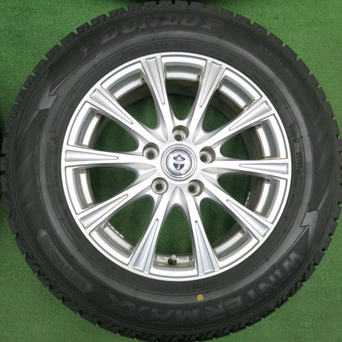 バリ溝！23年！キレイ！ほぼ10分★スタッドレス 215/65R16 ダンロップ ウインターマックス WM02 JOKER ジョーカー 16インチ PCD114.3/5H★4123006HAス