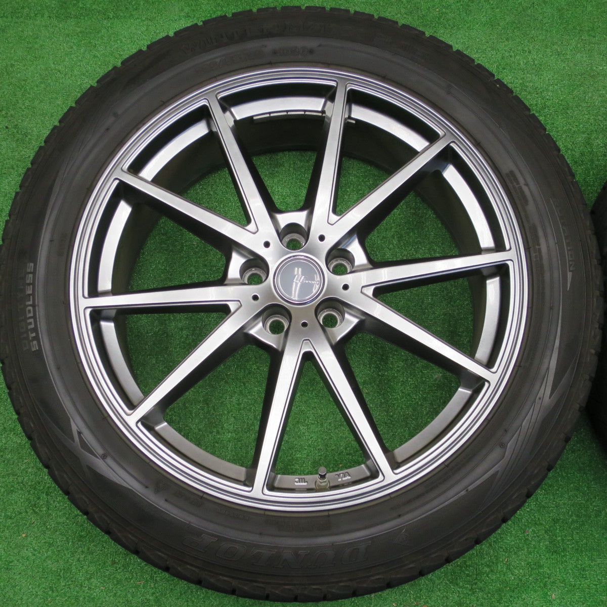 センサー付！バリ溝！キレイ！9.5分★スタッドレス 235/55R20 ダンロップ ウインターマックス SJ8 LF SPORT LFスポーツ 20インチ PCD114.3/5H★5121309NKス