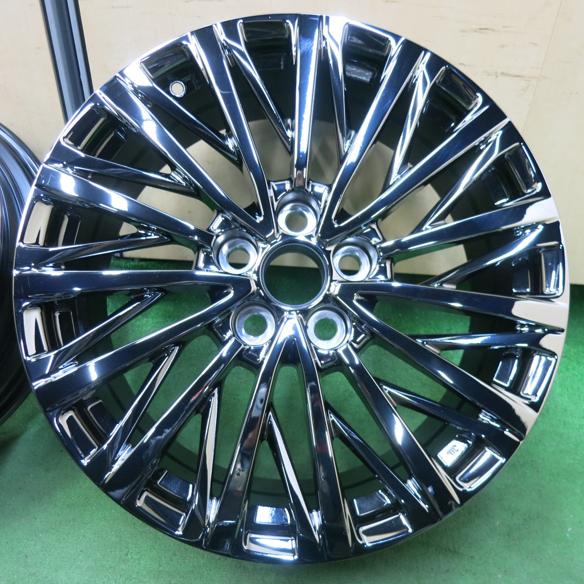 [送料無料] 新車外し★レクサス LM エクゼクティブ スパッタリング 純正 ホイール 19インチ 19×7J PCD120/5H★5031202SYホ