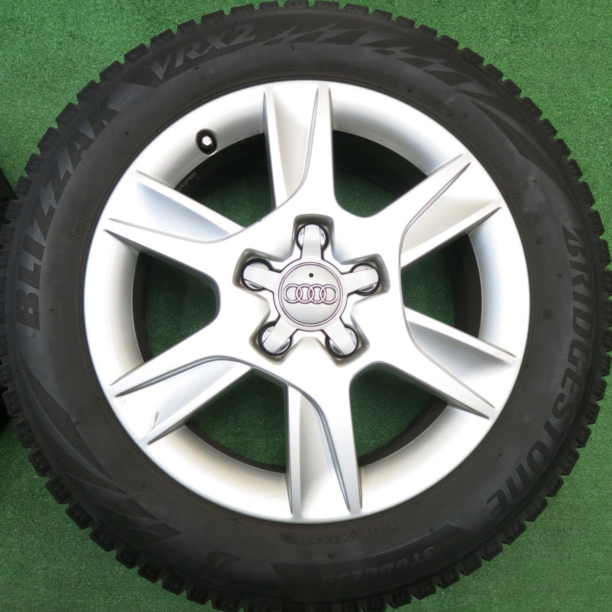 バリ溝！8.5分★アウディ A3 純正 205/55R16 スタッドレス ブリヂストン ブリザック VRX2 16インチ PCD112/5H★5111305HAス