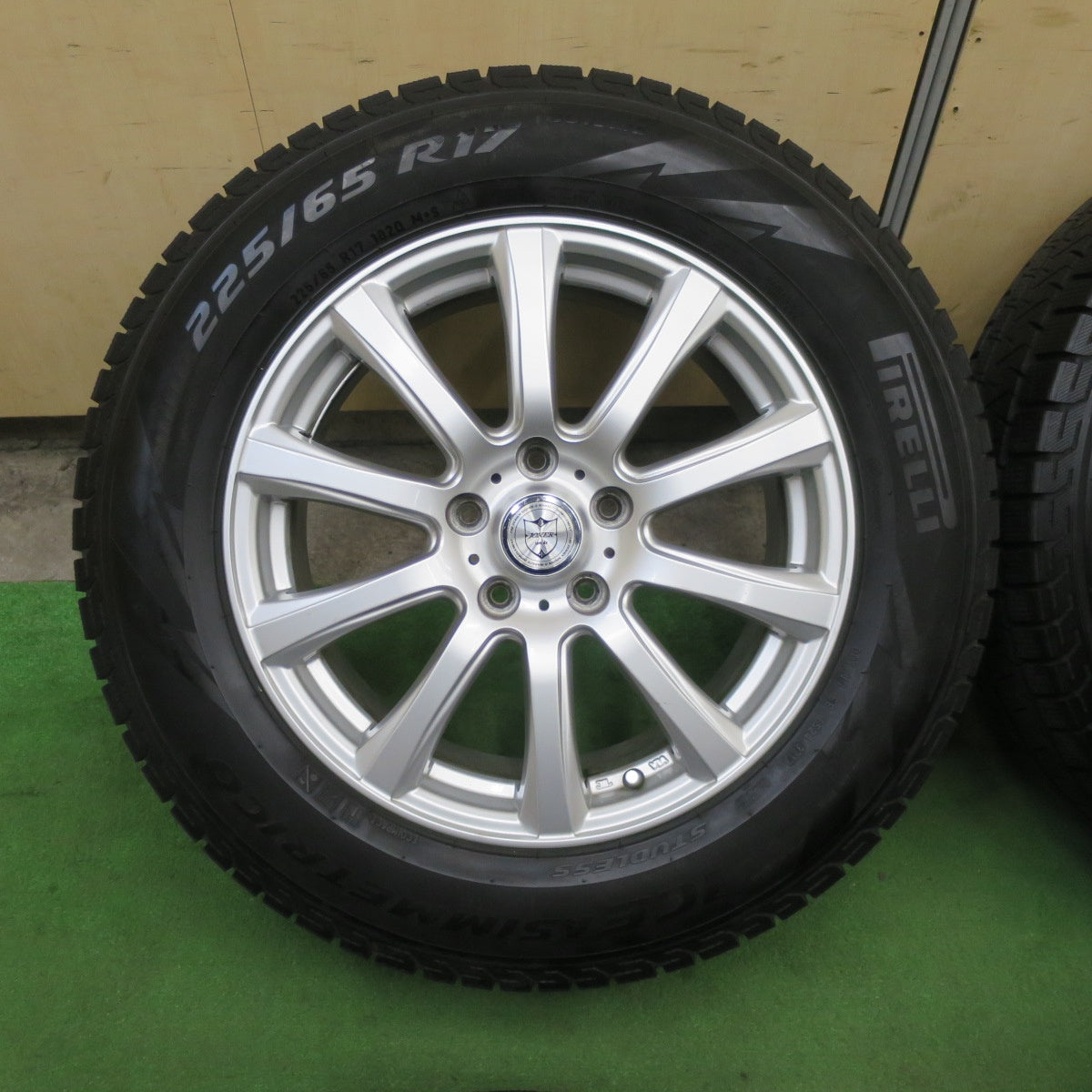バリ溝！キレイ！9分★スタッドレス 225/65R17 ピレリ アイスアシンメトリコ JOKER ジョーカー 17インチ PCD114.3/5H★6040203TTス