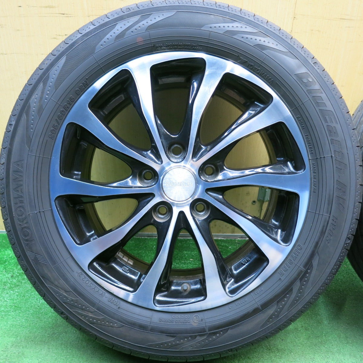 バリ溝！22年！9.5分◎205/60R16 ヨコハマ BluEarth-RV RV03 BALMINUM T10 バルミナ 16インチ PCD114.3/5H◎6080604HAノ