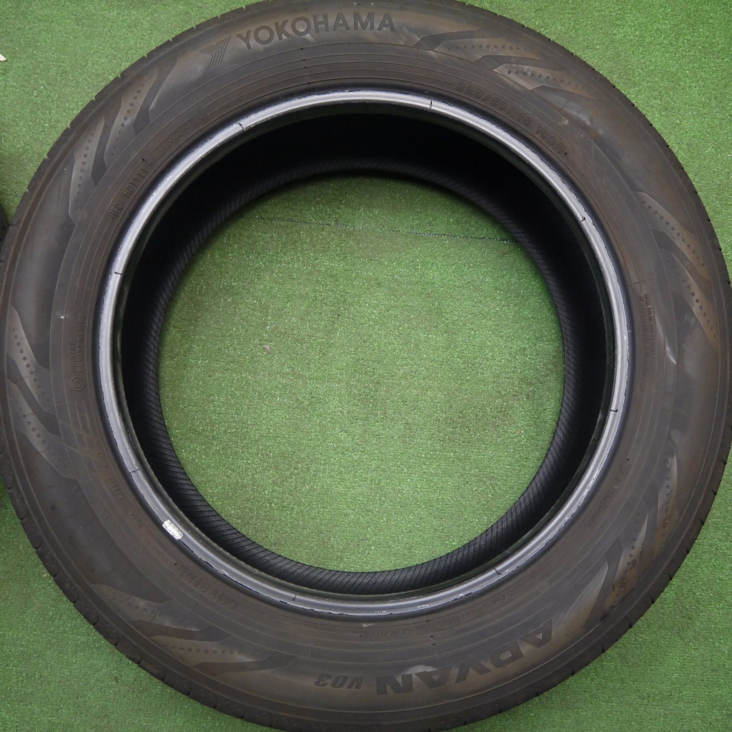 4本価格！24年★225/60R18 ヨコハマ アドバン V03 タイヤ 18インチ 40系 アルファード ヴェルファイア 等★6010902Hノタ