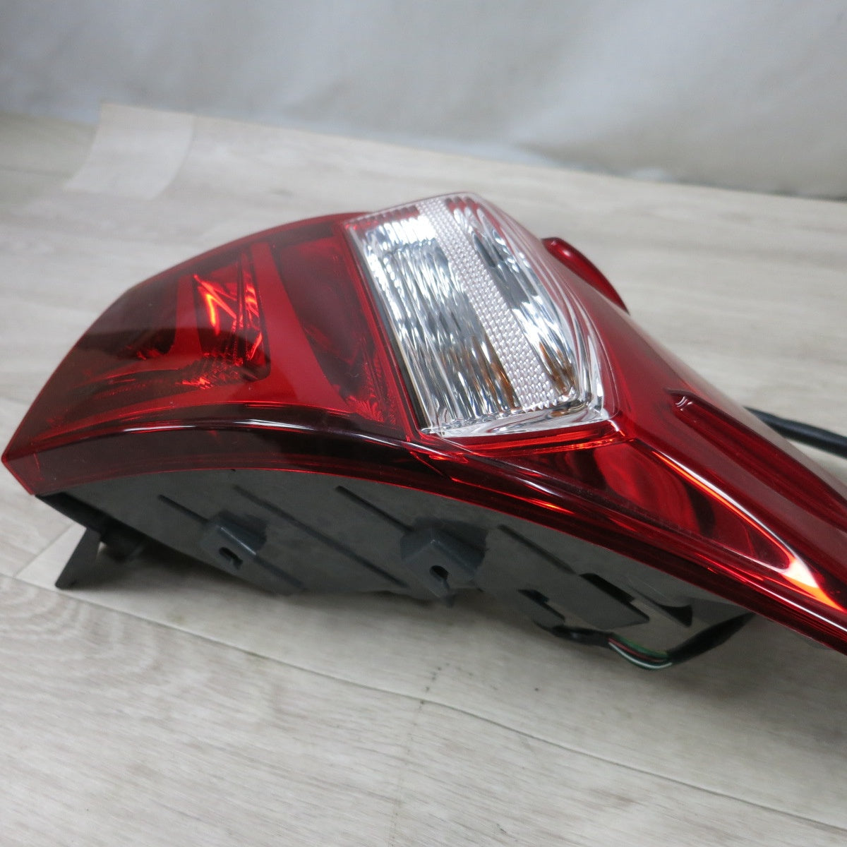 [送料無料] ◆トヨタ レクサス IS AVE30 純正 LED テール ライト ランプ フィニッシャー リア ランプ 右 ICHIKOH 81550-53280 81580-53140◆