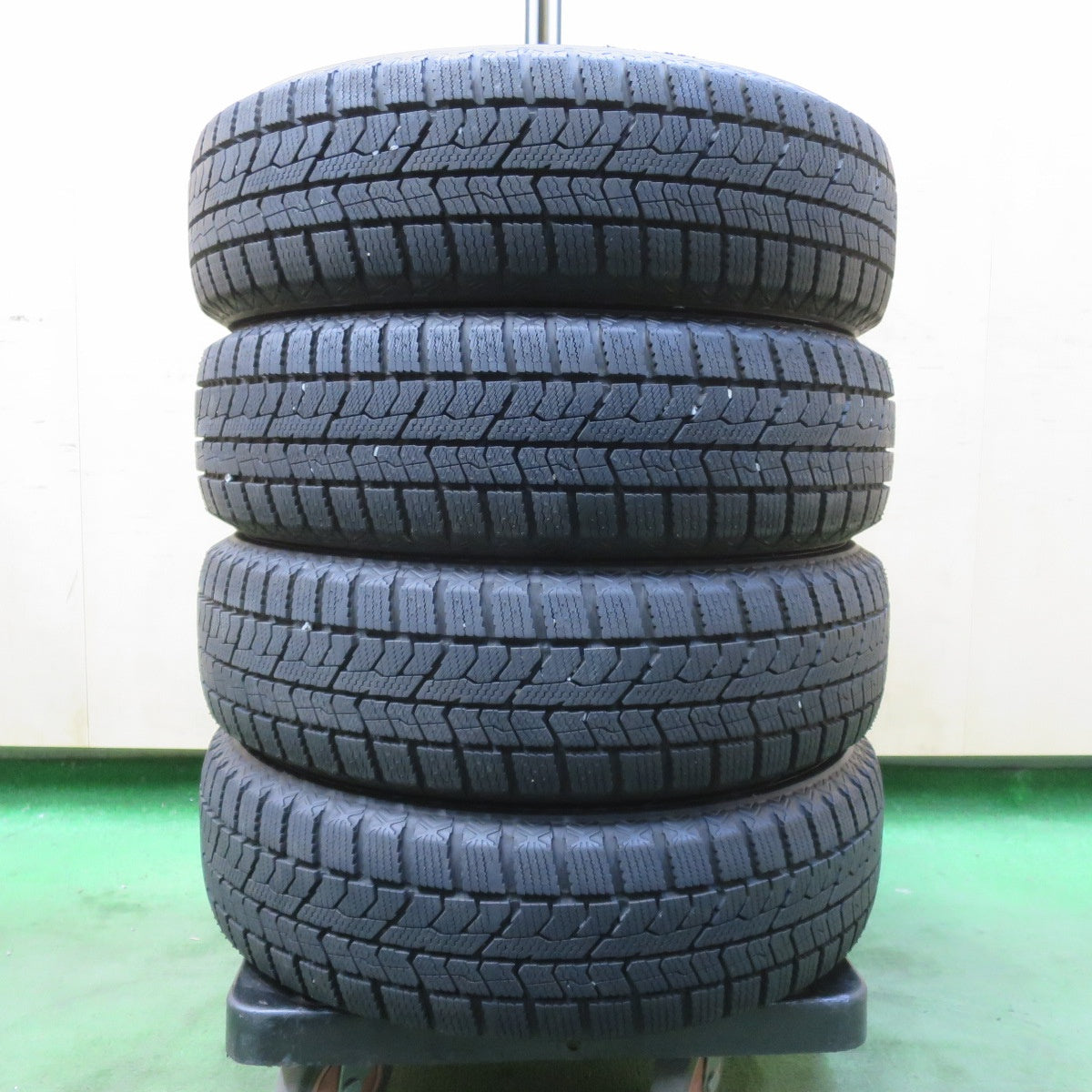 ほぼ未使用！22年！キレイ★スタッドレス 155/65R14 トーヨー オブザーブ GIZ2 DILETTO ディレット 14インチ PCD100/4H★6021302イス