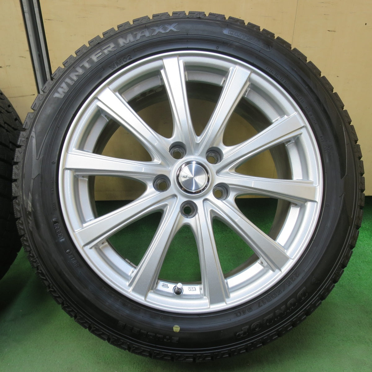 バリ溝！24年！キレイ！9.5分★スタッドレス 225/50R17 ダンロップ ウインターマックス WM02 AZ Sports AZスポーツ 17インチ PCD114.3/5H★5110712イス