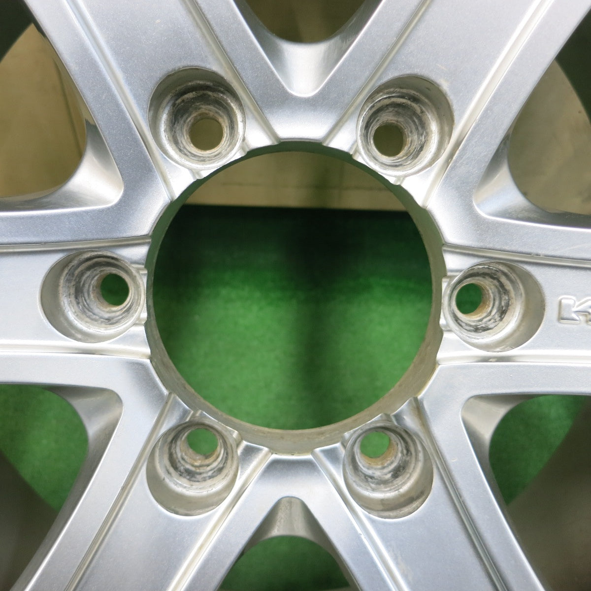 *送料無料* キレイ★スタッドレス KEELER 265/65R17 ブリヂストン ブリザック DM-V1 キーラー 17インチ PCD139.7/6H★4031501イス