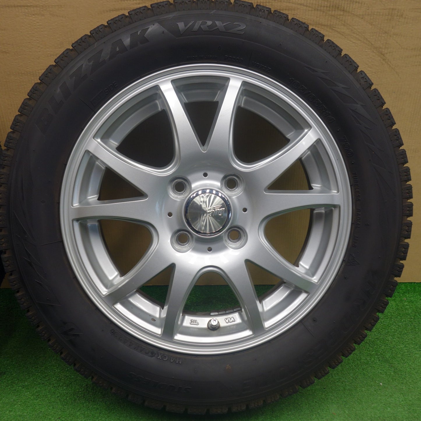 バリ溝！23年！9.5分★スタッドレス 165/65R14 ブリヂストン ブリザック VRX2 Fang ファング 14インチ ソリオ ハスラー 等 PCD100/4H★6041702KTス