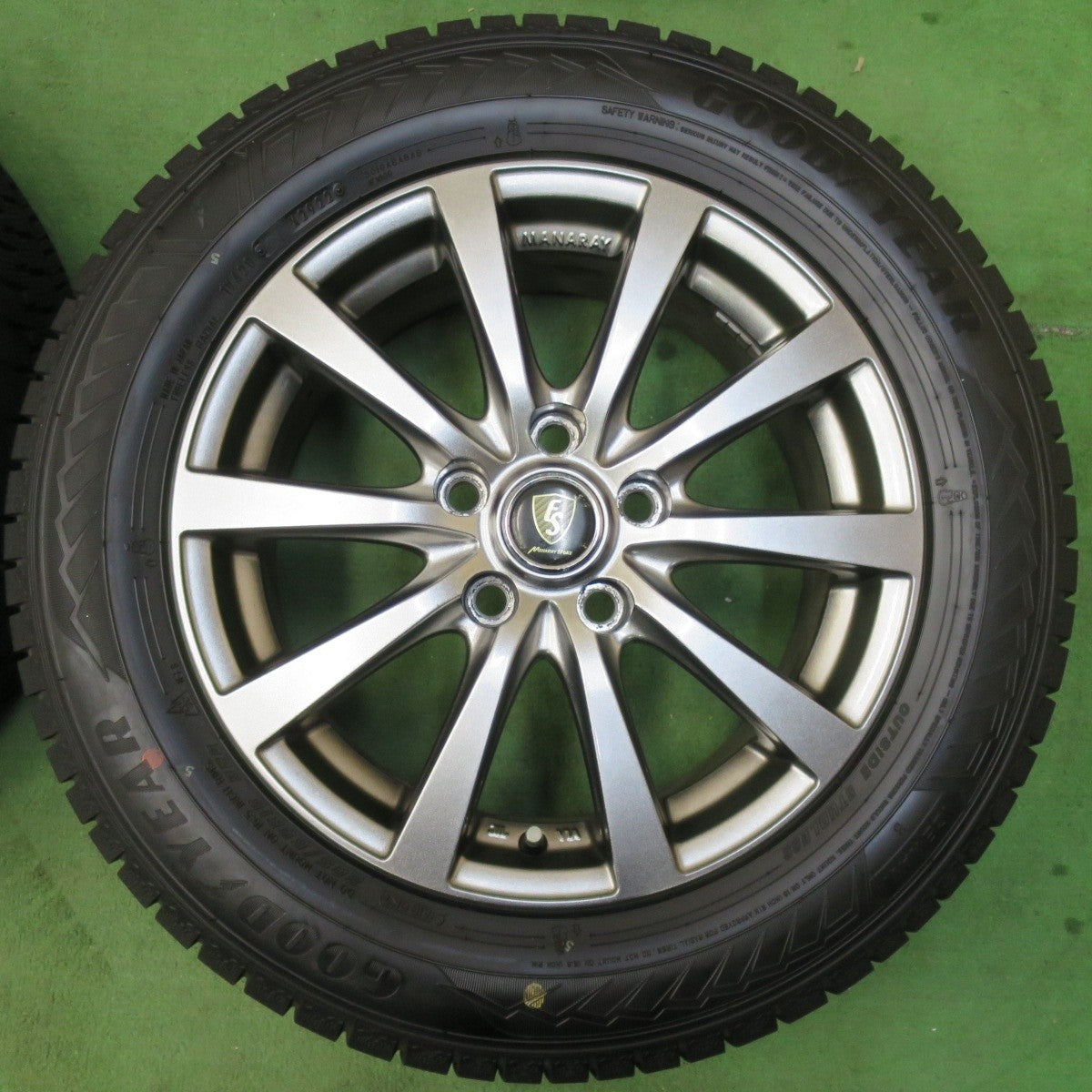 バリ溝！23年！キレイ！9.5分★スタッドレス 205/60R16 グッドイヤー アイスナビ8 MANARAY SPORT マナレイスポーツ 16インチ PCD114.3/5H★5021419イス