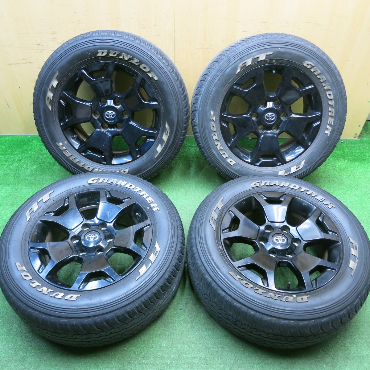 4本価格★トヨタ ハイラックス ブラックラリーエディション 純正 265/60R18 ダンロップ グラントレック AT25 ホワイトレター 18インチ PCD139.7/6H★5042707HAノ