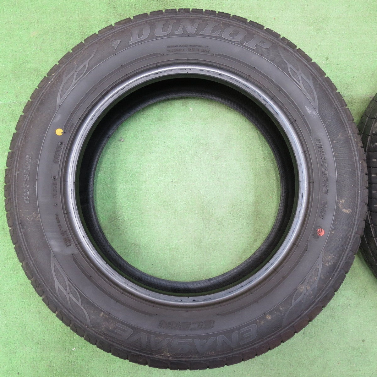 [送料無料] バリ溝！22年！9.5分★195/65R15 ダンロップ エナセーブ EC204 タイヤ 15インチ ヴォクシー ノア ステップワゴン セレナ 等★5011006イノタ