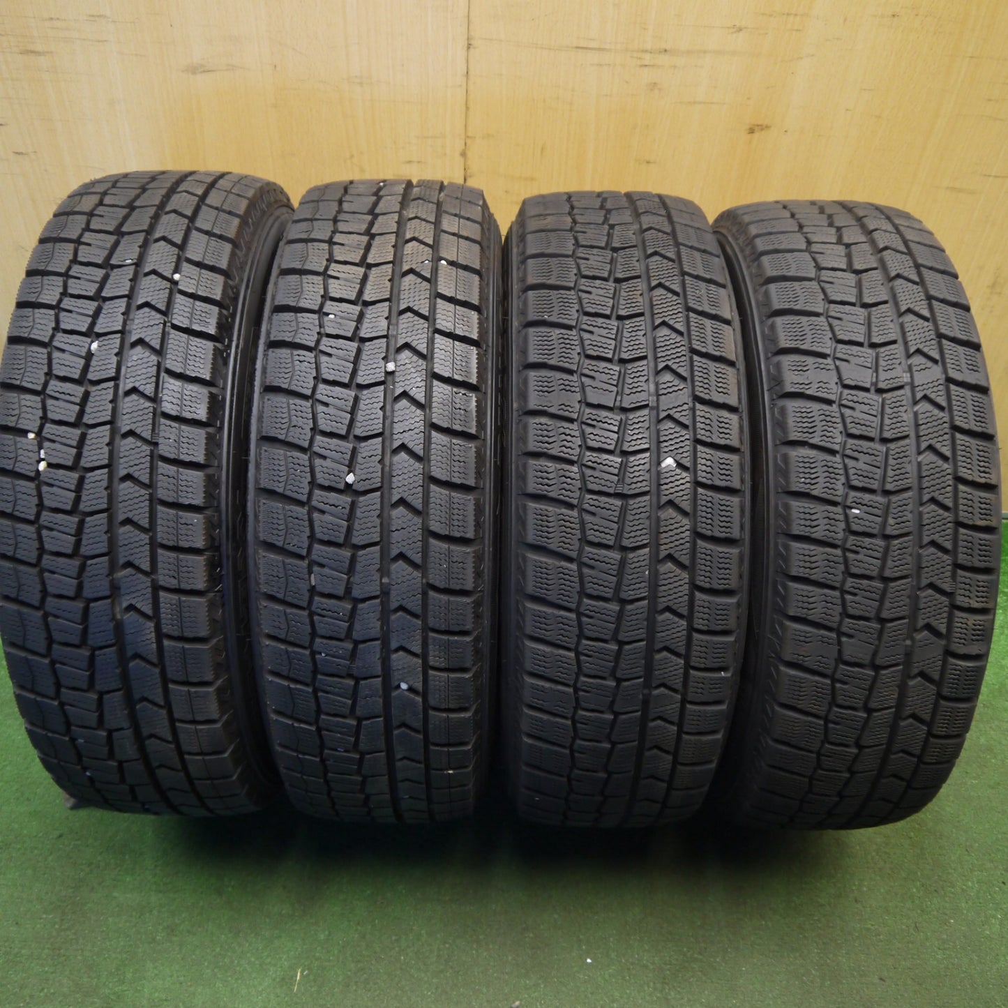 バリ溝！24年！9.5分★FIAT フィアット 500 等 MAK FIX 175/65R14 スタッドレス ダンロップ ウインターマックス WM02 フィックス 14インチ PCD98/4H★6031709Hス