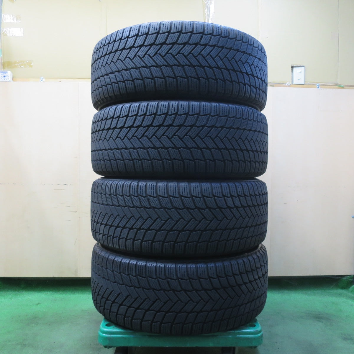 超バリ溝！23年！キレイ！ほぼ10分★ポルシェ 958 カイエン 純正 265/50R19 スタッドレス ミシュラン X-ICE SNOW SUV 19インチ PCD130/5H★5101008イス