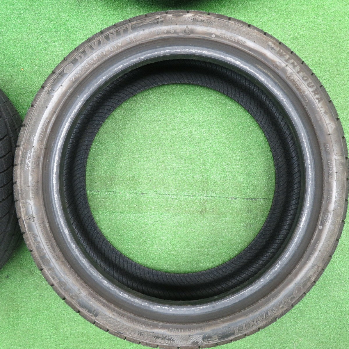 [送料無料] 超バリ溝！22年！ほぼ10分★スタッドレス 215/45R17 ダヴァンティ WINTOURA タイヤ 17インチ レクサス CT プリウス 86 BRZ 等★4120513TNス
