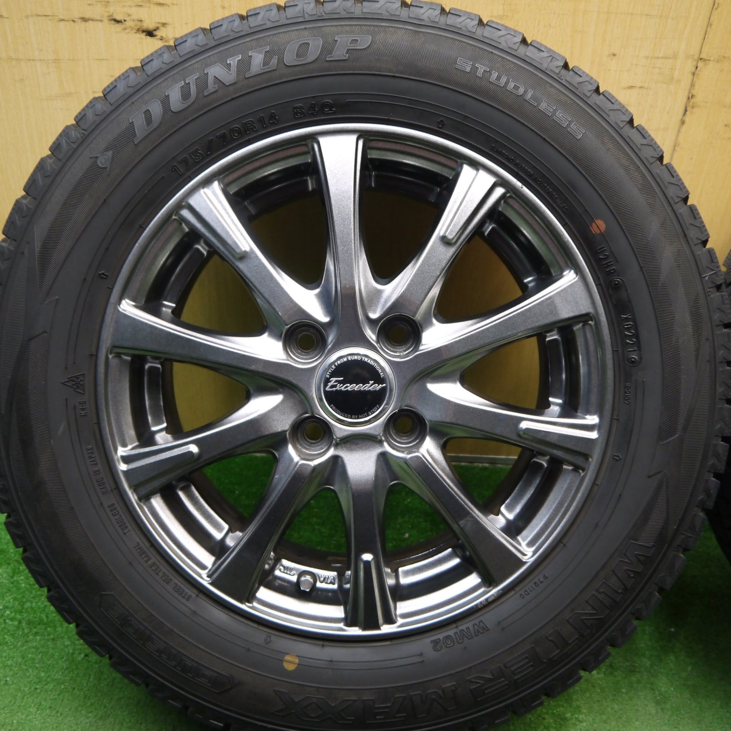 バリ溝！21年！キレイ！8.5分★スタッドレス 175/70R14 ダンロップ ウインターマックス WM02 Exceeder エクシーダー 14インチ PCD100/4H★5070704Hス