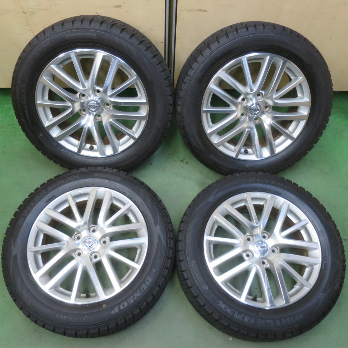 バリ溝！22年！ほぼ10分◎日産 Y50 フーガ 純正 225/55R17 スタッドレス ダンロップ ウインターマックス WM02 17インチ PCD114.3/5H◎6072601イス