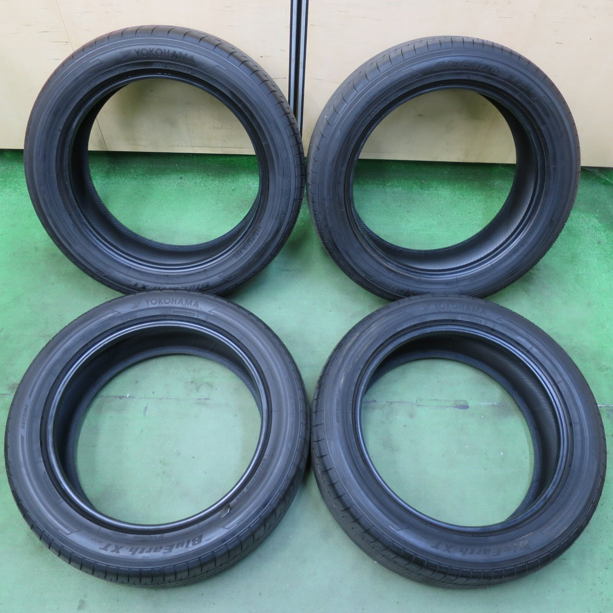 バリ溝！22年！9分★225/55R19 ヨコハマ BluEarth-XT AE61 ブルーアース タイヤ 19インチ レクサス NX ハリアー RAV4 CX-5 等★5101402イノタ