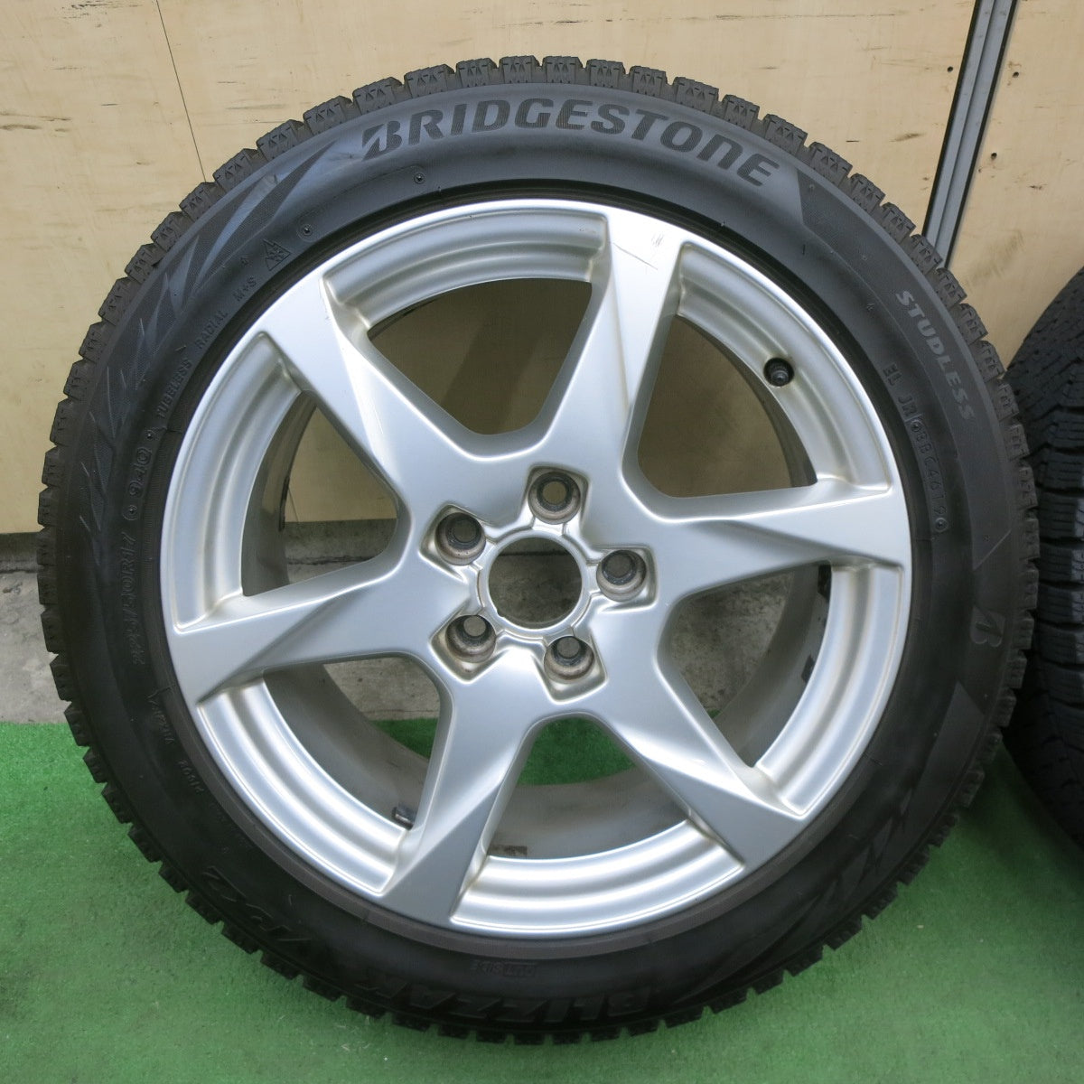 バリ溝！9分★アウディ A4 8K 純正 225/50R17 スタッドレス ブリヂストン ブリザック VRX2 ダンロップ ウインターマックス WM01 17インチ PCD112/5H★6012801ナス