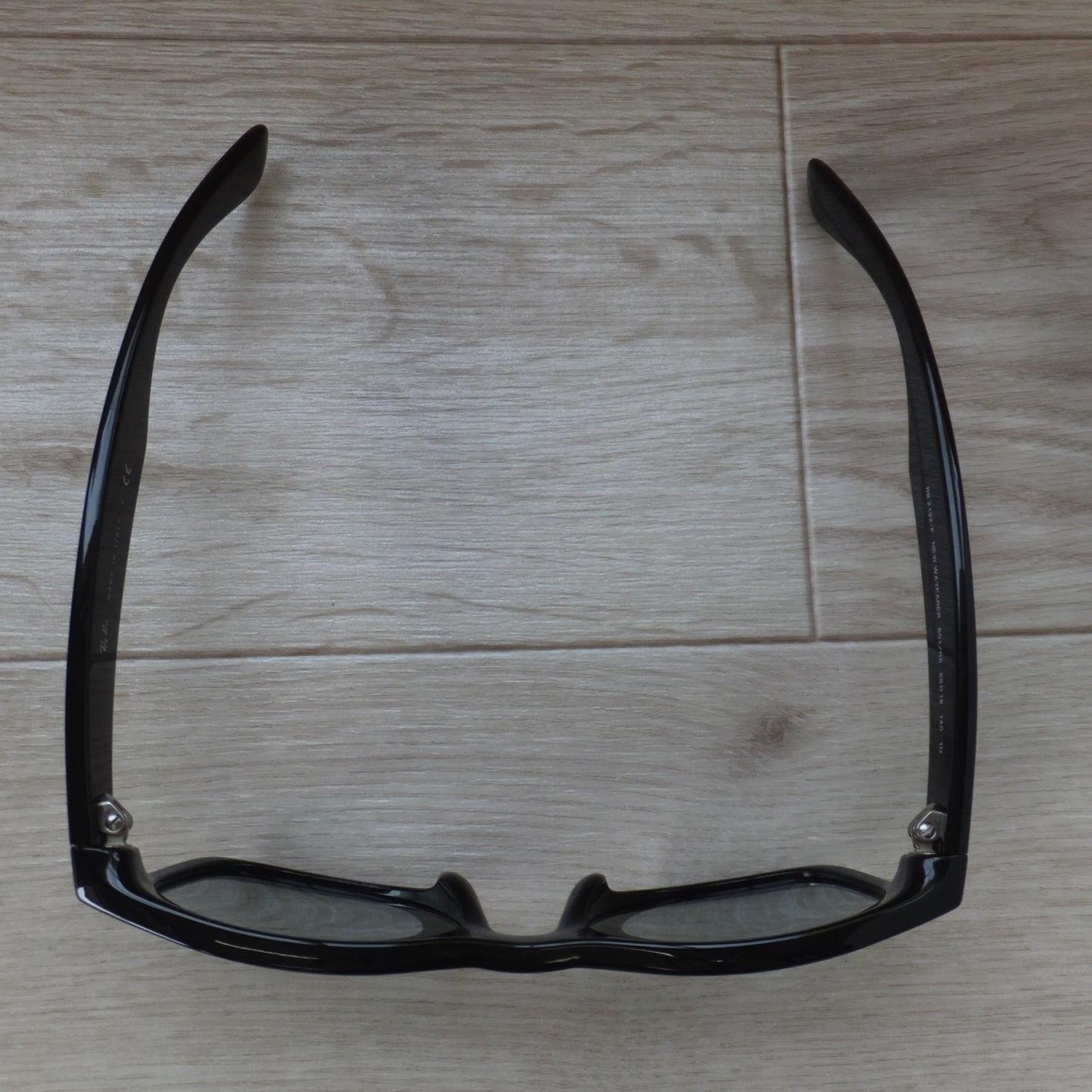 [送料無料] 美品★レイバン Ray-Ban サングラス NEW WAYFARER RB2132-F　601/R5 55□18 140 1N★