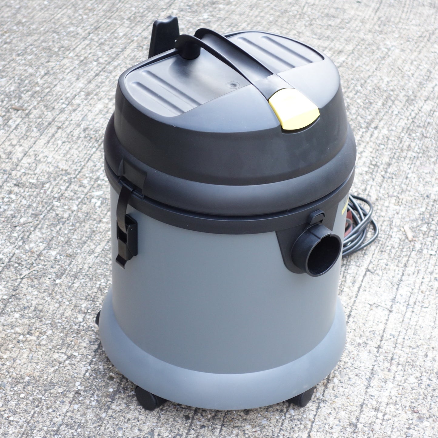 [送料無料] 未使用◆KARCHER ケルヒャー 乾湿両用掃除機 NT27/1 クリーナー 業務用 1.428-521.0 100V 50/60Hz◆