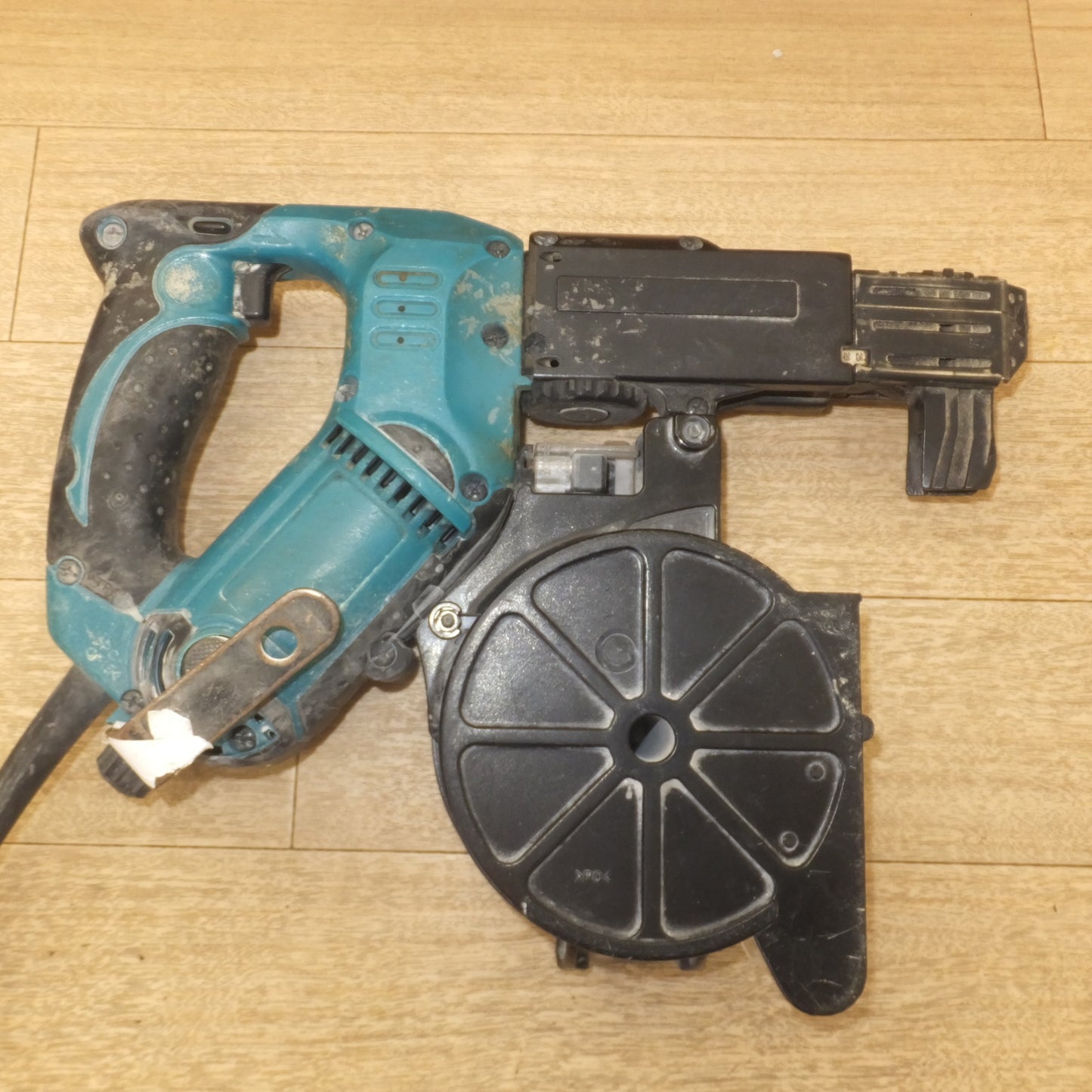 [送料無料] 現状品★マキタ makita オートパックスクリュードライバ 6841R　6000回転　連結ビス コイルタイプ 長さ 25～41mm★