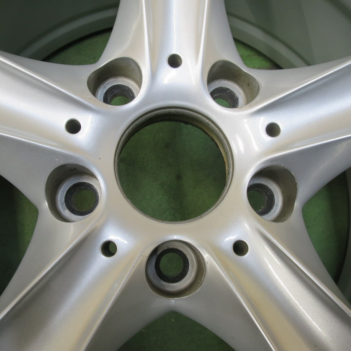 バリ溝！22年！9.5分★BMW 等 AGA Bayern TARGA 225/50R17 スタッドレス ピレリ アイスアシンメトリコ プラス 17インチ バイエルン PCD120/5H★5120614イス