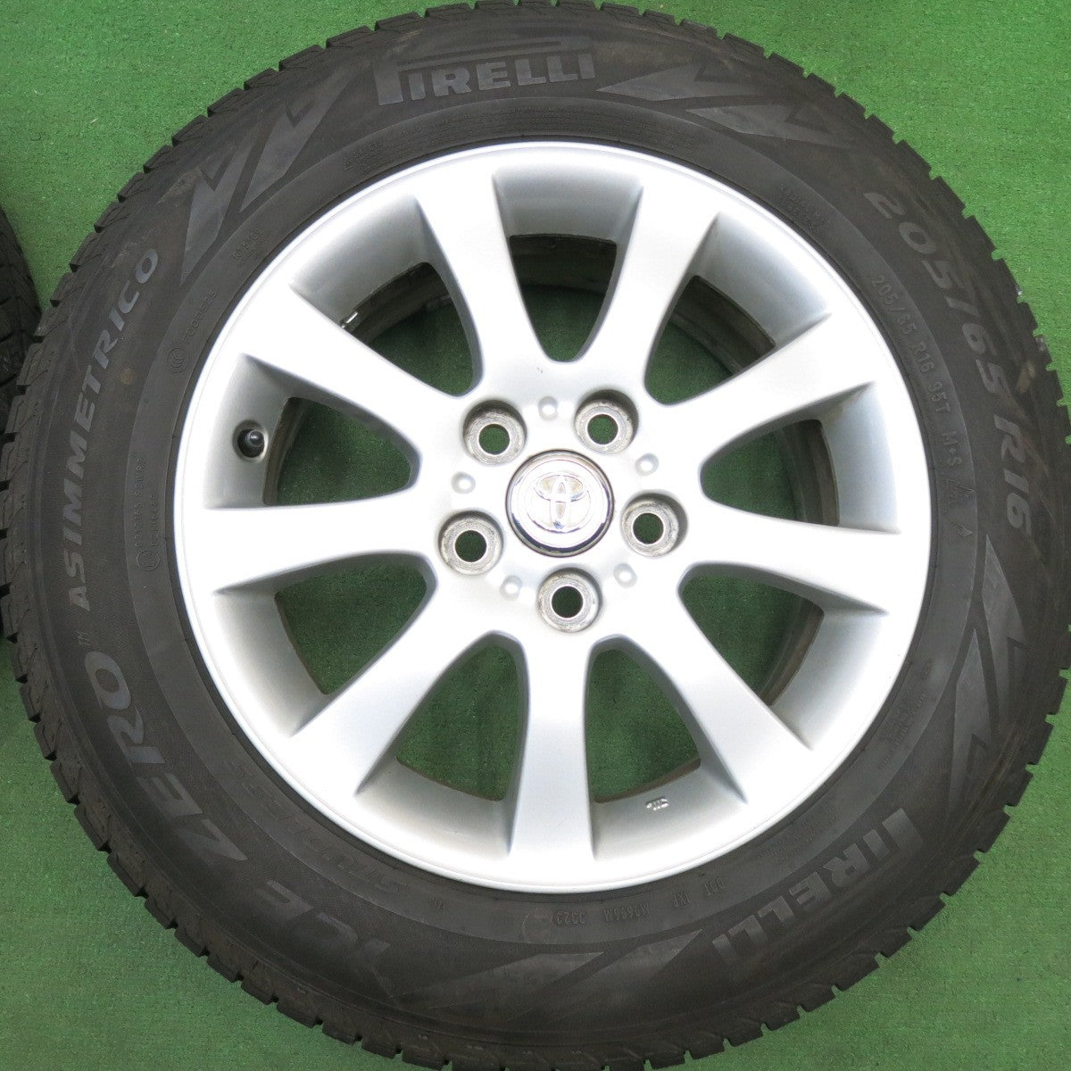 バリ溝！23年！9分★トヨタ 30系 ウィンダム 純正 205/65R16 スタッドレス ピレリ アイスゼロ アシンメトリコ 16インチ PCD114.3/5H★6050203HAス