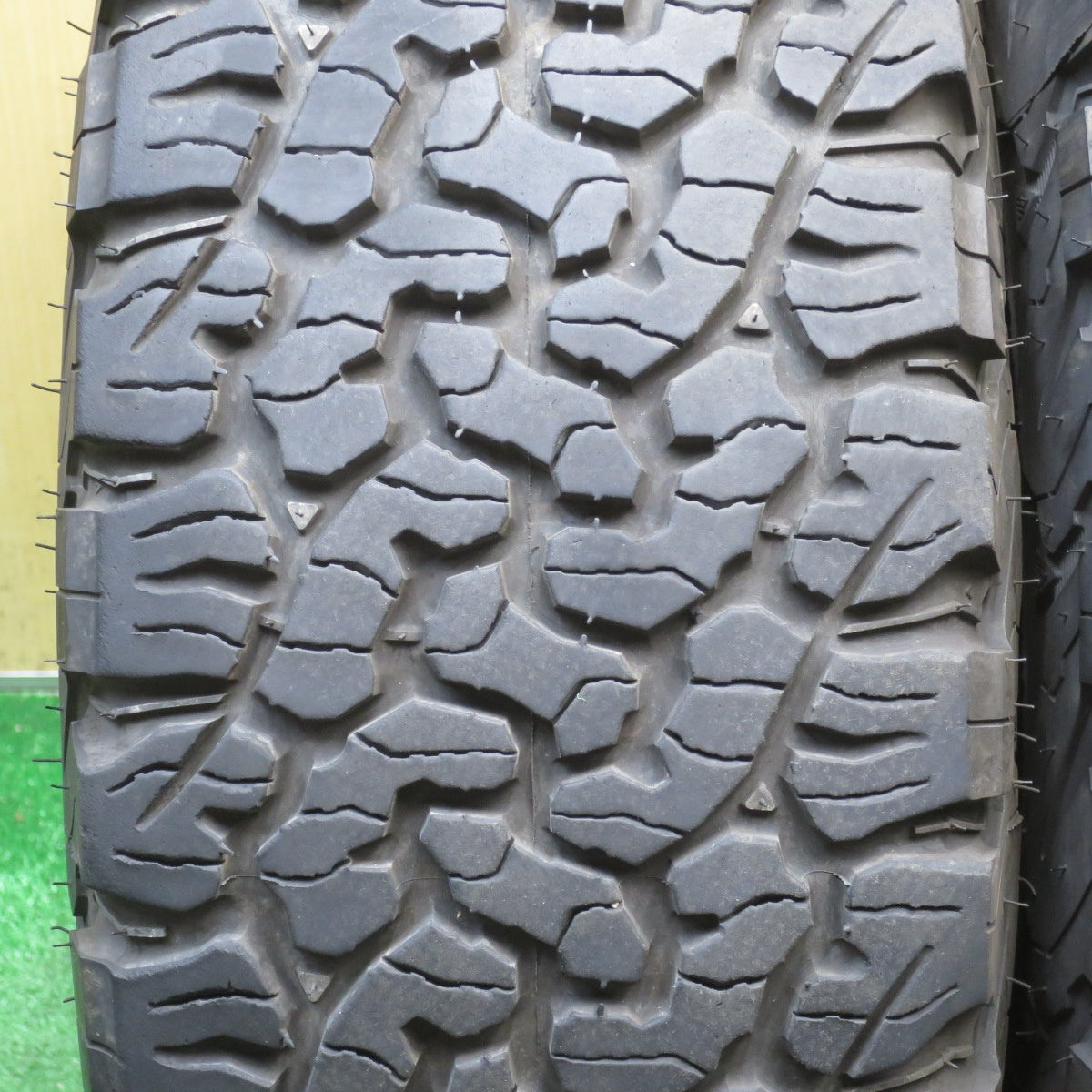 バリ溝！23年！9.5分★DELTA FORCE オーバル CRIMSON 225/65R17 107/103S BFグッドリッチ All-Terrain T/A KO2 17インチ デルタ フォース クリムソン PCD114.3/5H★6051501NJノ
