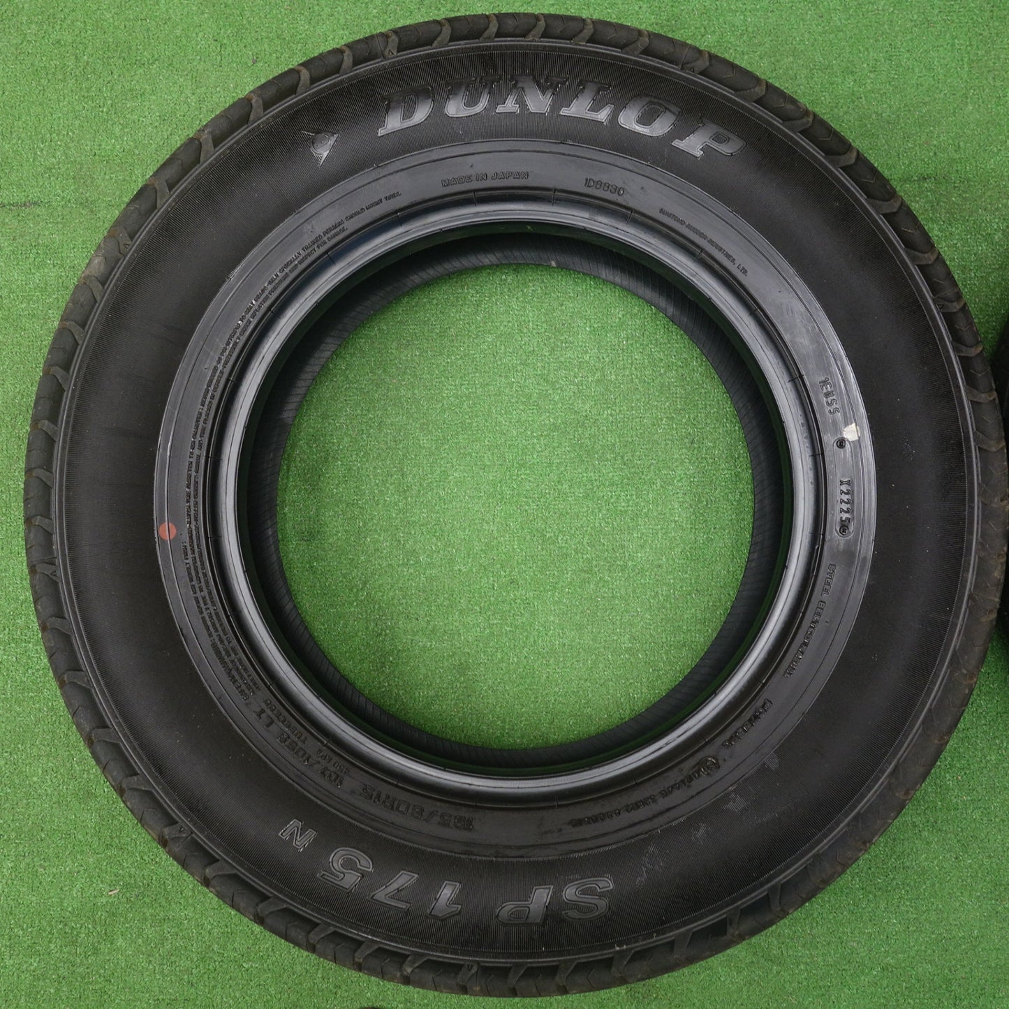 新車外し！25年★195/80R15 107/105S ダンロップ SP175N タイヤ 15インチ ハイエース キャラバン 等★6042204KTノタ