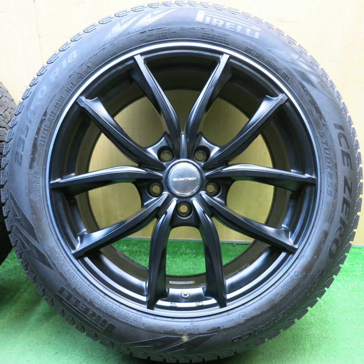 バリ溝！23年！キレイ！9分◎マセラティ レヴァンテ 等 EUROTECH MP-LINE 235/50R18 スタッドレス ピレリ アイスゼロ アシンメトリコ ユーロテック 18インチ PCD114.3/5H◎6072504HAス