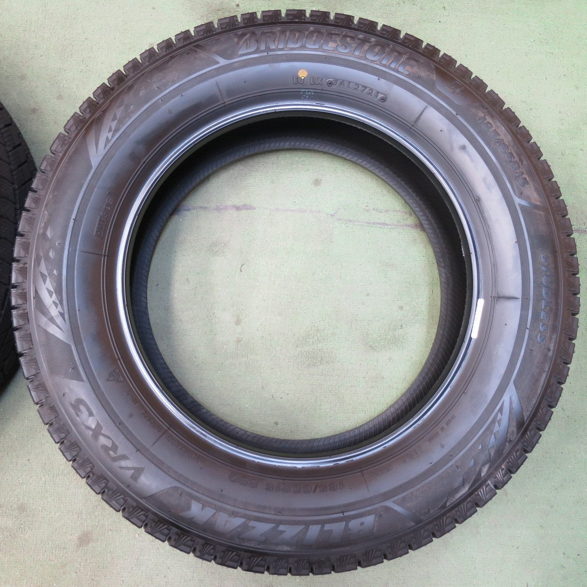 バリ溝！9.5分以上◎スタッドレス 185/65R15 ブリヂストン ブリザック VRX3 タイヤ 15インチ フリード シエンタ プリウス 等◎6092512イスタ
