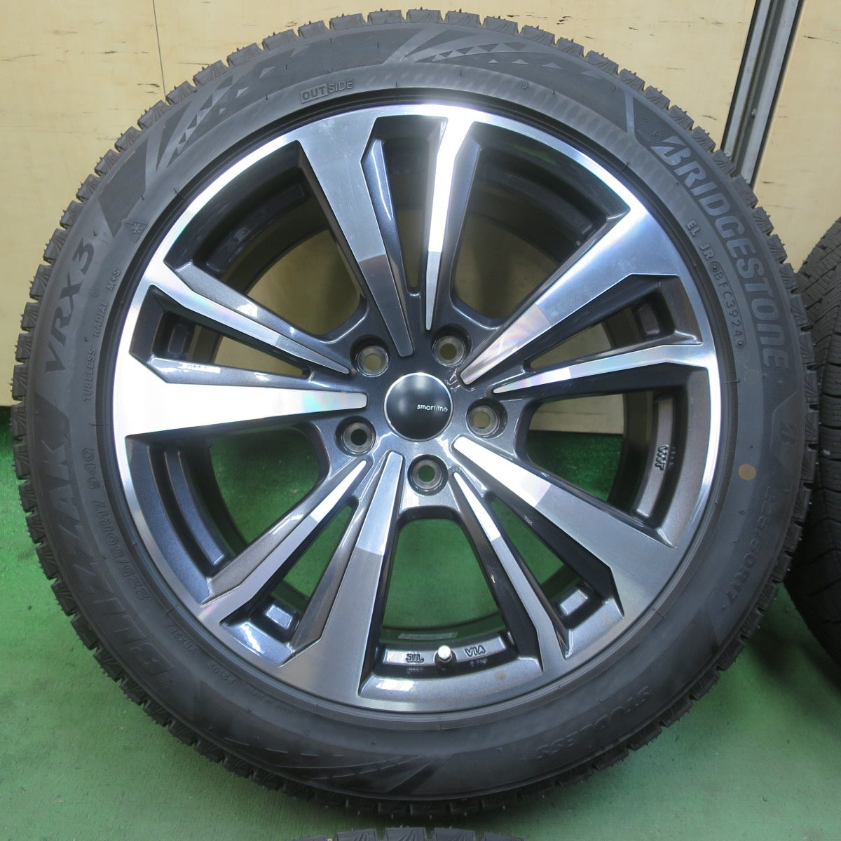超バリ溝！24年！キレイ！ほぼ10分★BMW 等 smartline 365 225/50R17 スタッドレス ブリヂストン ブリザック VRX3 スマートライン 17インチ PCD112/5H★6041404イス