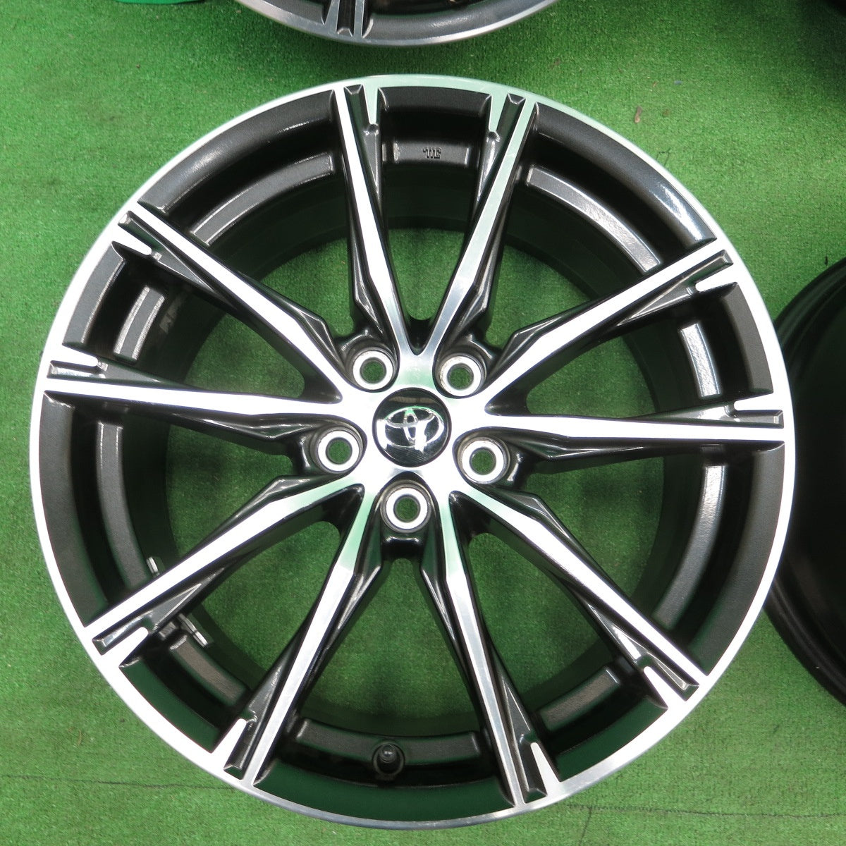 送料無料* キレイ☆トヨタ ZN6 86 後期 純正 ホイール 17インチ