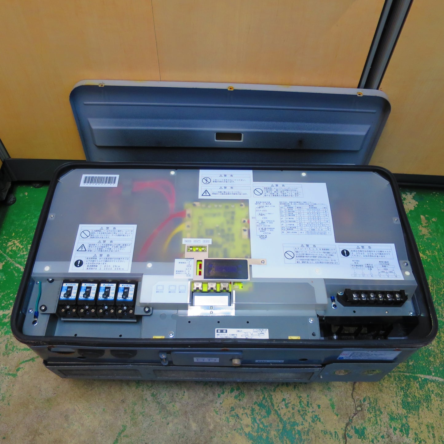 [送料無料] ☆オムロン ソーラー パワーコンディショナー KP55M SOLAR FRONTIER☆
