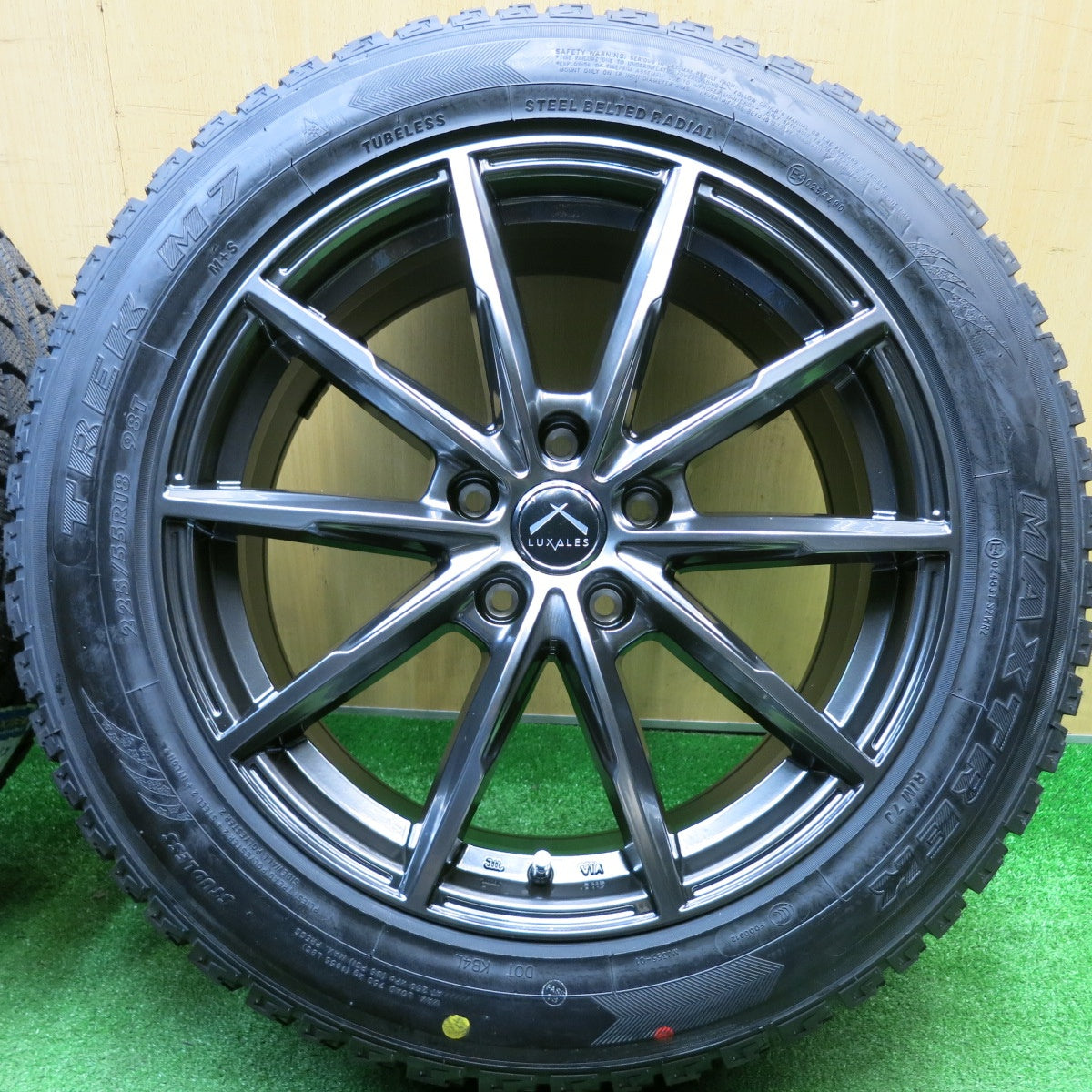 未使用！24年！美品★スタッドレス 225/55R18 マックストレック TREK M7 LUXALES PW-X2 ラグザレス 18インチ PCD114.3/5H★5120605HAス