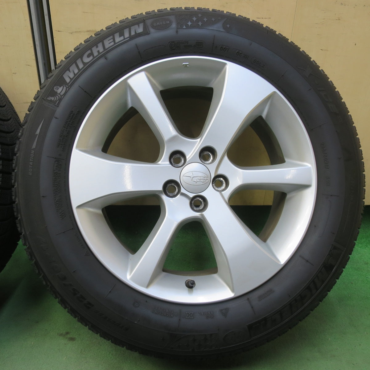 キレイ◎スバル レガシィ アウトバック 純正 225/60R17 スタッドレス ミシュラン X-ICE XI3 17インチ PCD100/5H◎6081109IMス