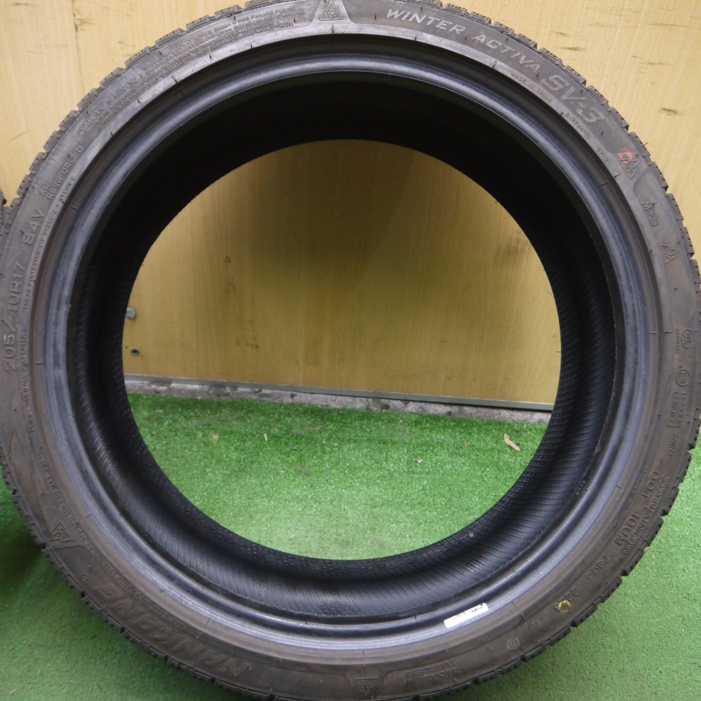 *送料無料* バリ溝！23年！9.5分★スタッドレス 205/40R17 ナンカン ウインター アクティバ SV-3 タイヤ 17インチ アクア ヴィッツ カローラ フィット等★4051707Hスタ