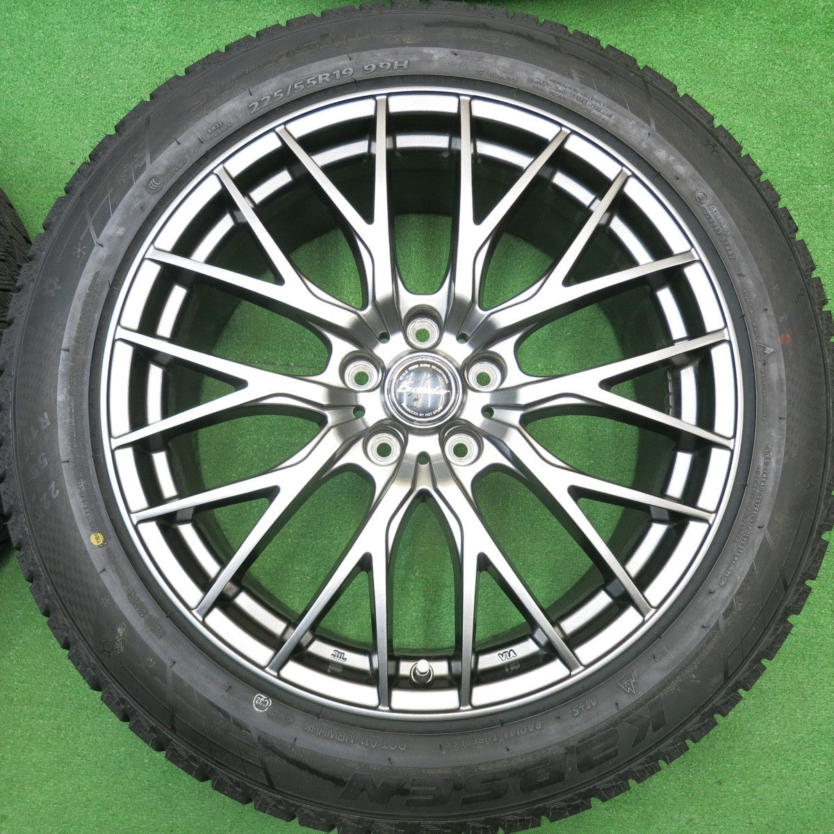 バリ溝！24年！キレイ！ほぼ10分★スタッドレス 225/55R19 カプセン Snowshoes AW33 Exceeder エクシーダー 19インチ PCD114.3/5H★5122503HAス