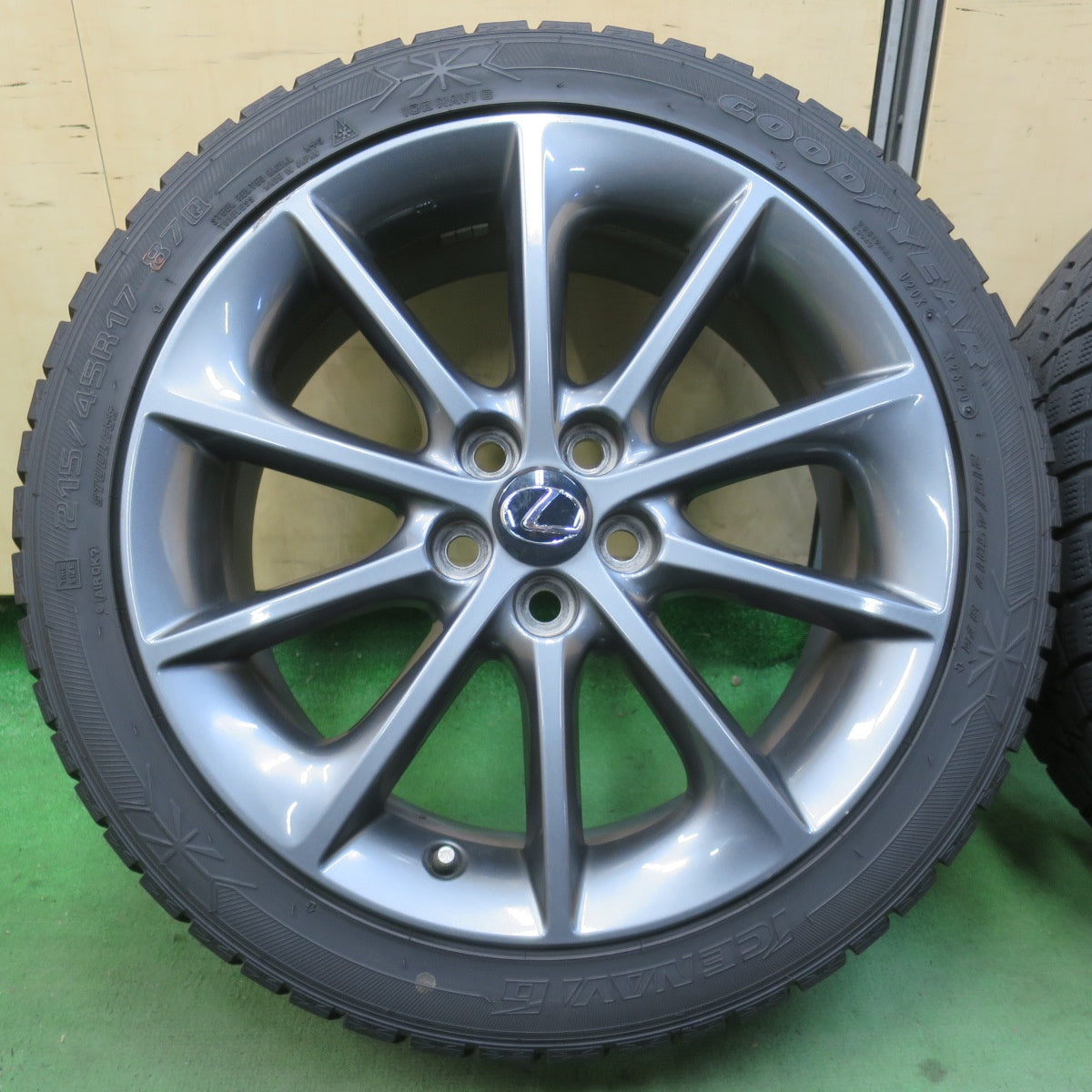 4本価格★レクサス CT 200 h 純正 215/45R17 スタッドレス グッドイヤー アイスナビ6 17インチ PCD100/5H★6011608イス